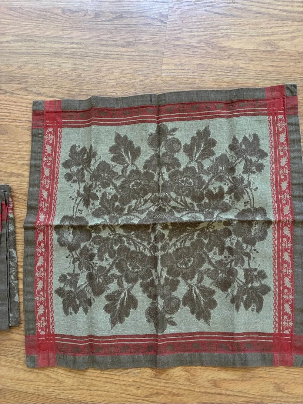 Williams Sonoma 4 linen/cotton blend jacquard napkins floral woven square 21”x21